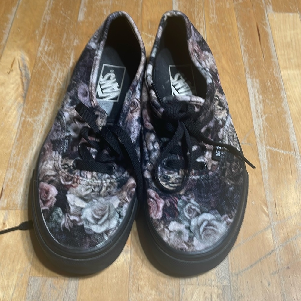 Vans Floral Velvet Canvas Sneakers Black Pink Roses Women’s US 6.5 Like New
